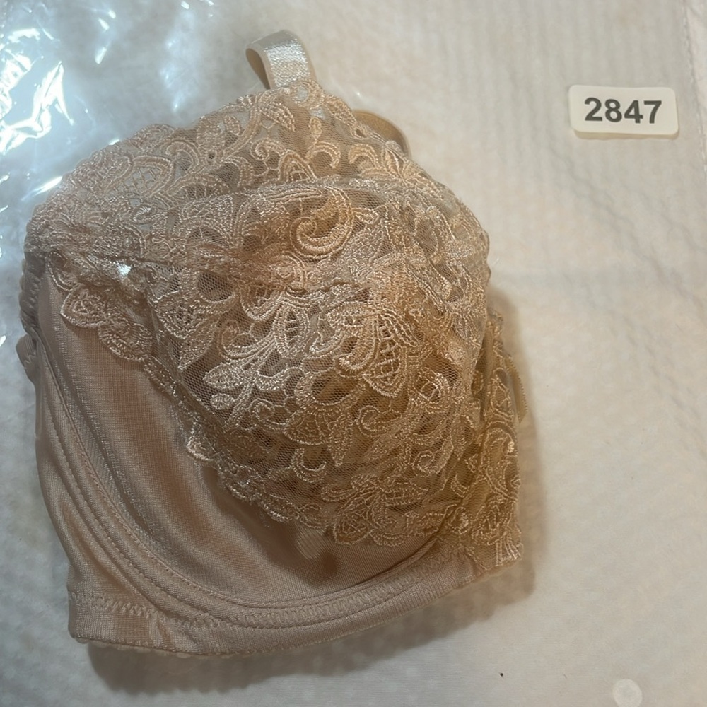 Wacoal bra - Picture 5 of 5